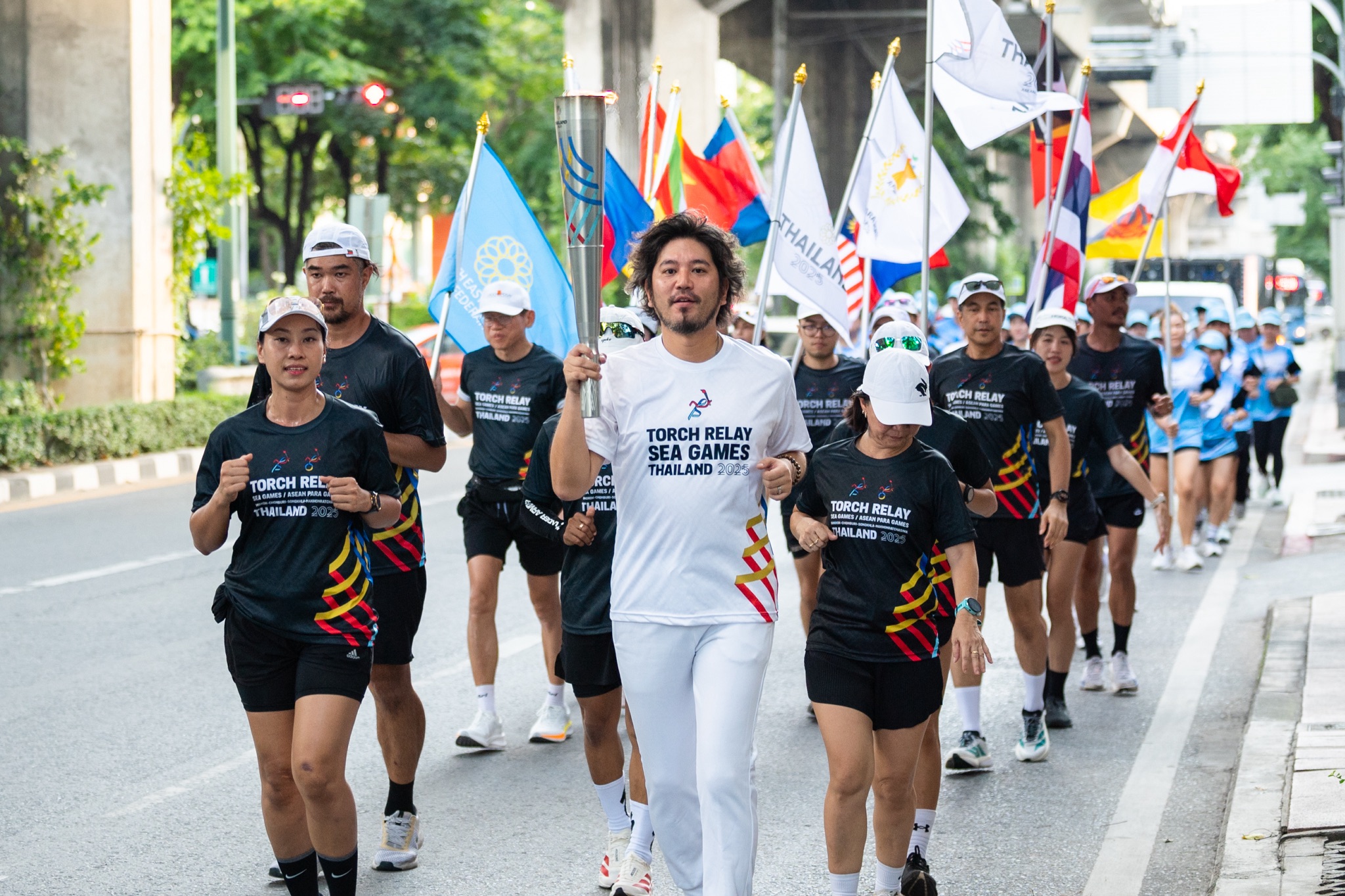 ไดกิ้นร่วมอัญเชิญ “ไฟพระฤกษ์” SEA GAMES ครั้งที่ 33 และ ASEAN Para Games 13 จุดพลังใจนักกีฬาไทย สู่อาเซียน ภายใต้แนวคิด “Breathe as One”